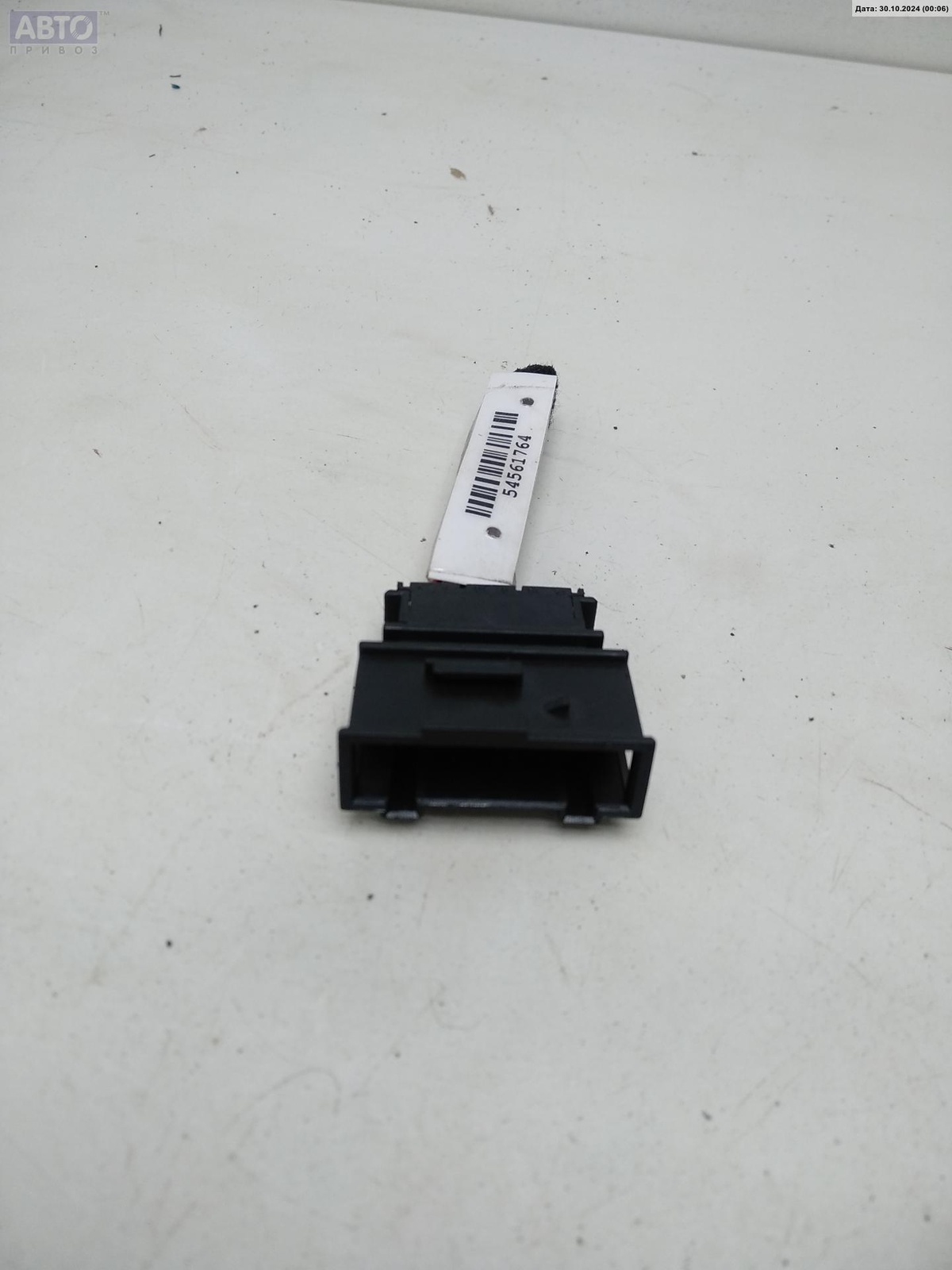 Разъем AUX / USB к Volkswagen Passat 1998