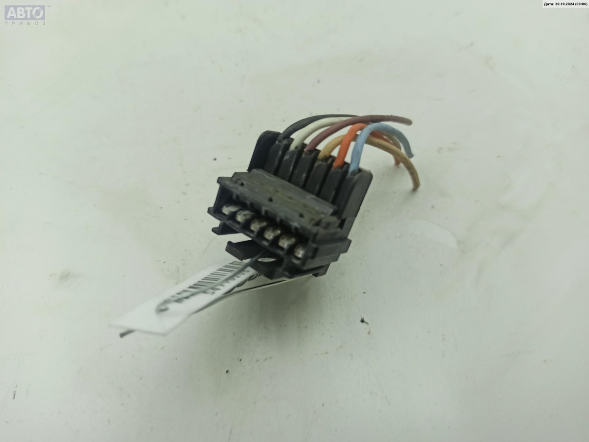 Разъем AUX / USB к Renault Clio 2002