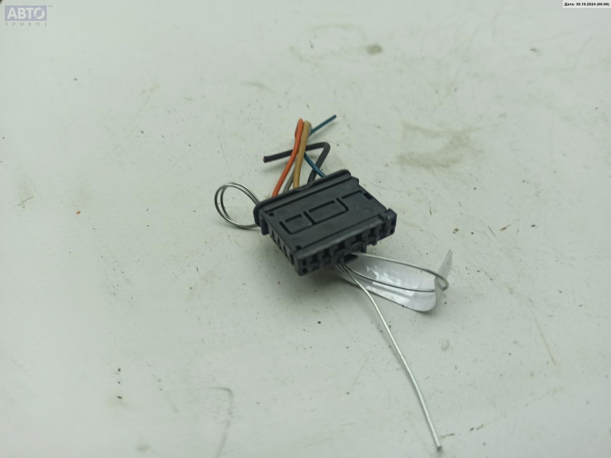 Разъем AUX / USB к Dacia Logan 2009