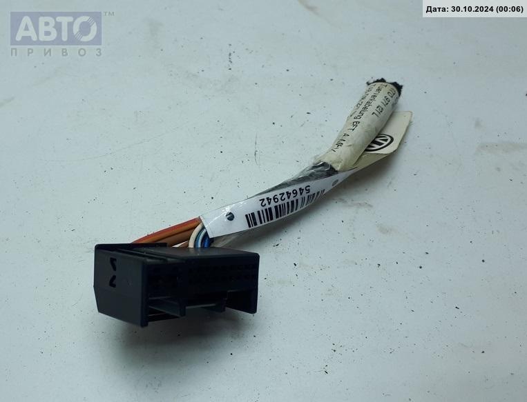 Разъем AUX / USB к Volkswagen Touran 2005