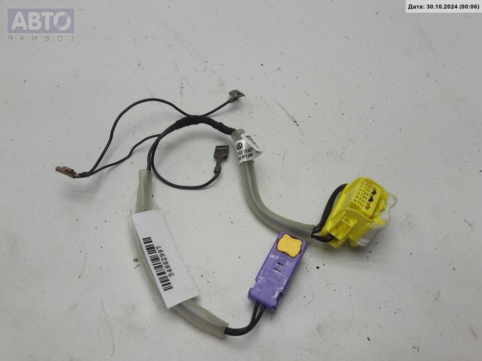 Разъем AUX / USB к Volkswagen Golf 2005