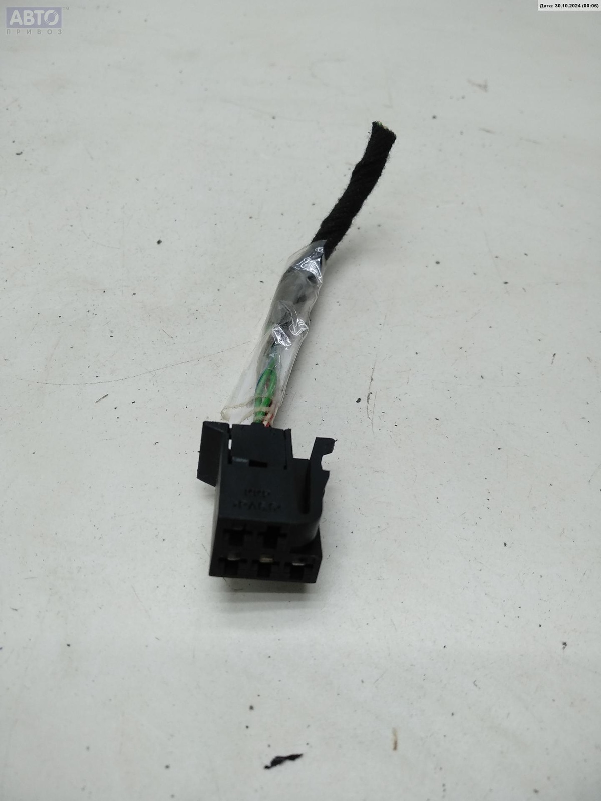 Разъем AUX / USB к Volkswagen Passat 1998