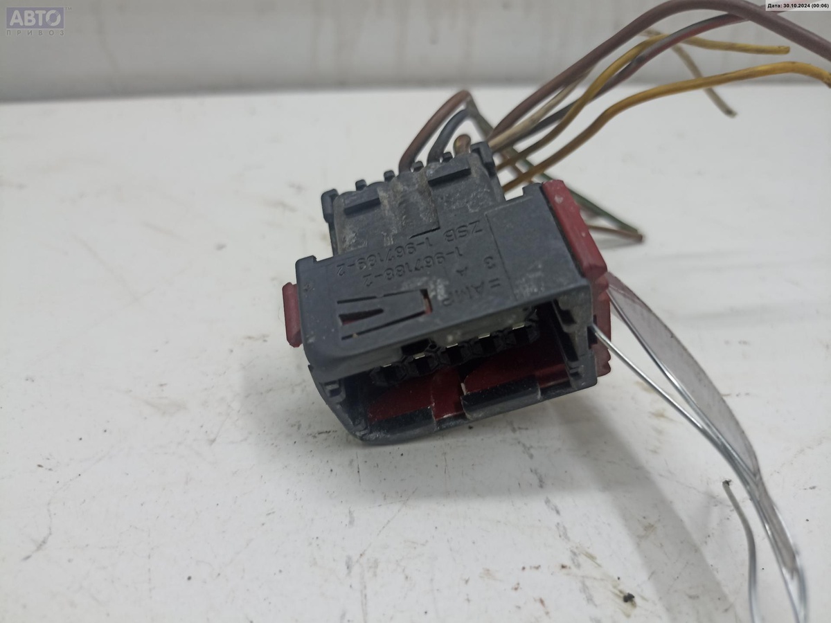 Разъем AUX / USB к Opel Meriva 2005