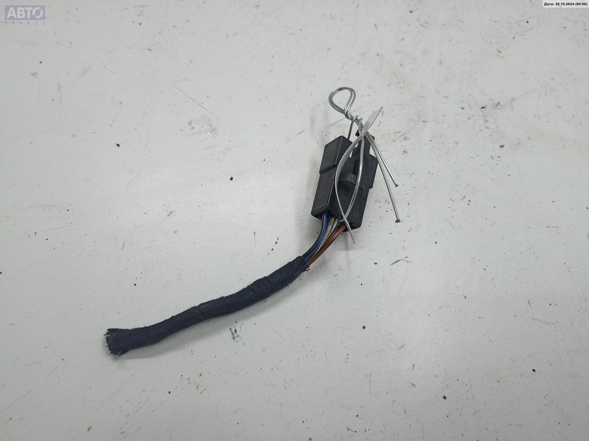 Разъем AUX / USB к Opel Omega 2000