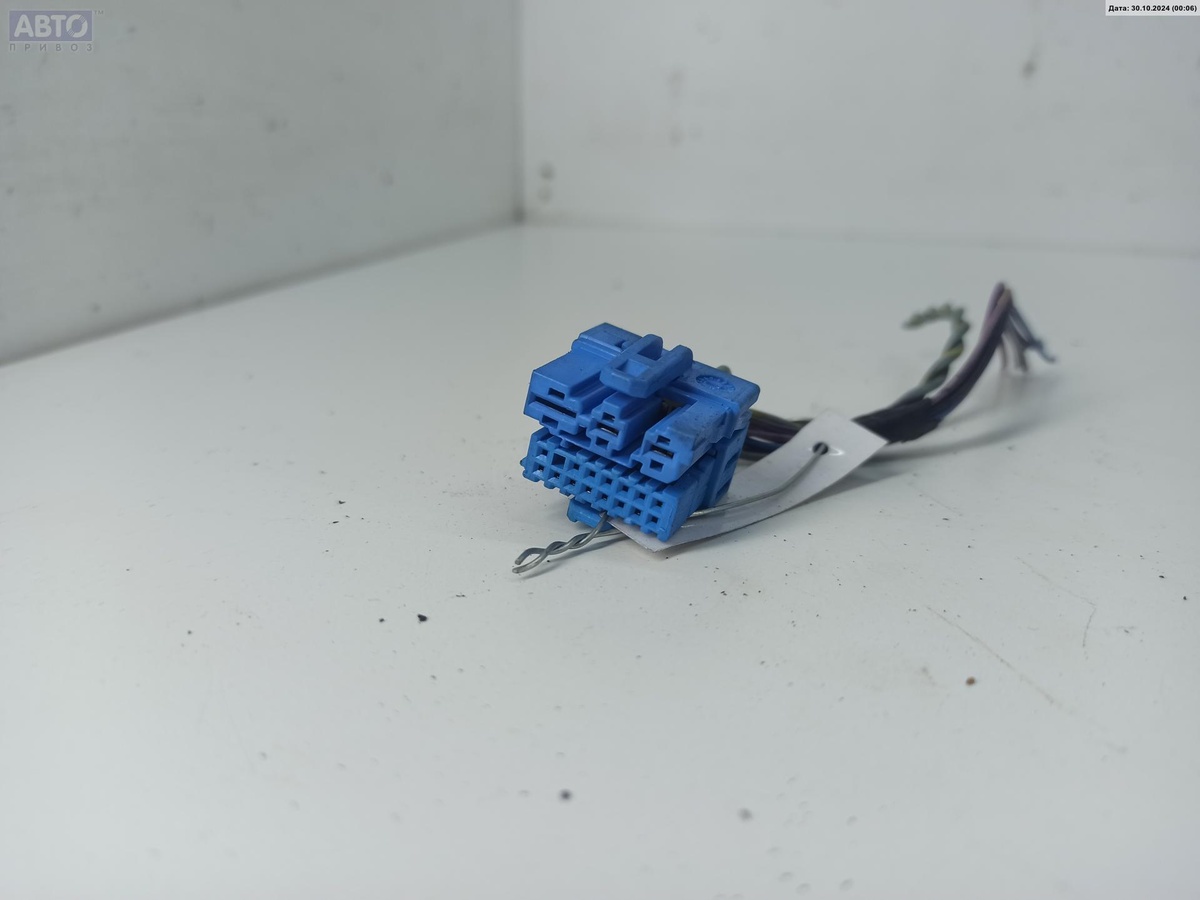Разъем AUX / USB к Audi A6 2004