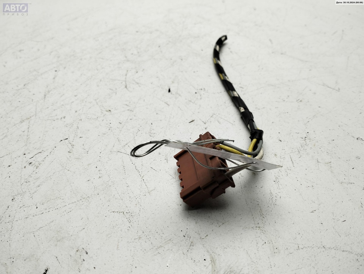 Разъем AUX / USB к Peugeot Partner 2007