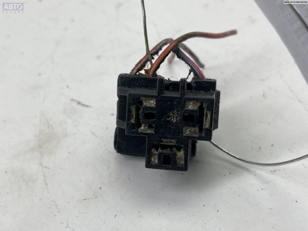 Разъем AUX / USB к Honda Stream 2001
