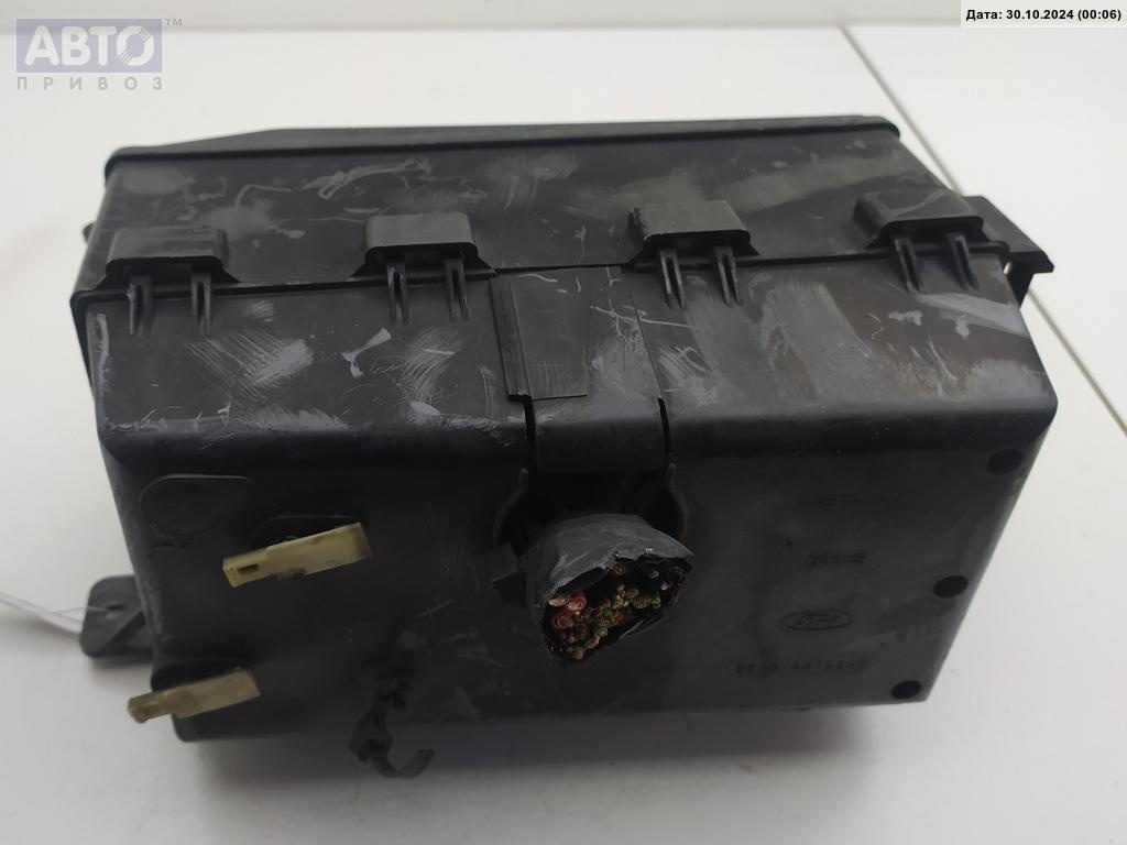 Короб предохранителей к Ford Focus 2002