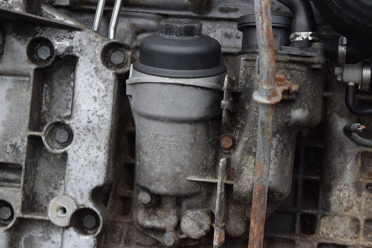 Корпус масляного фильтра к Volvo V70 2003