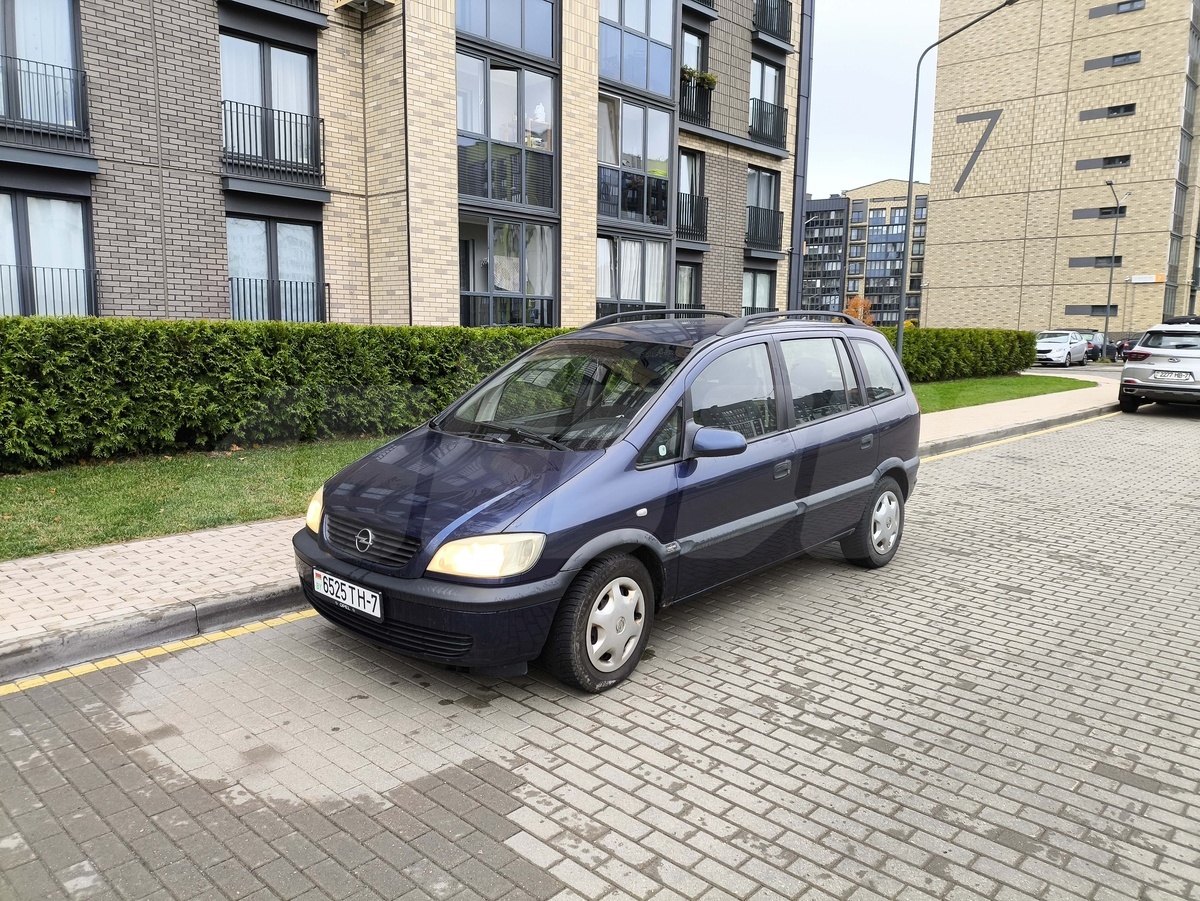 Opel Zafira A, 2001