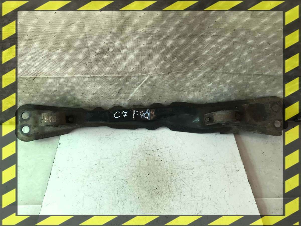 Балка под КПП к Mitsubishi Colt 2000