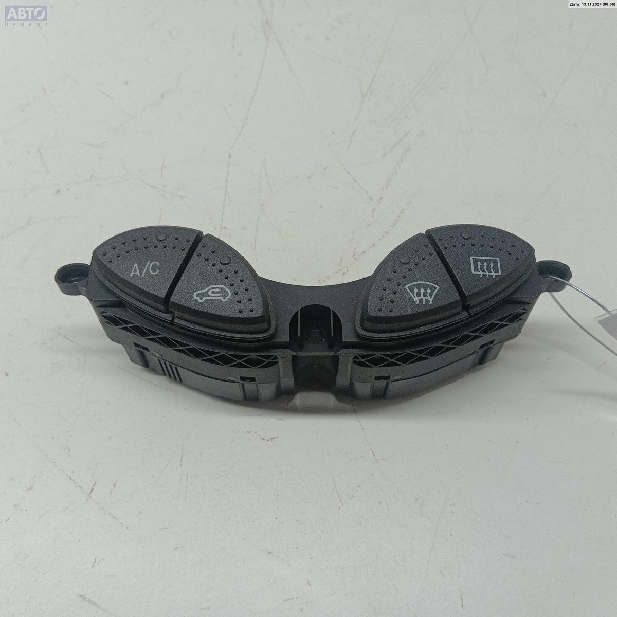 Кнопка  к Ford Focus 2000