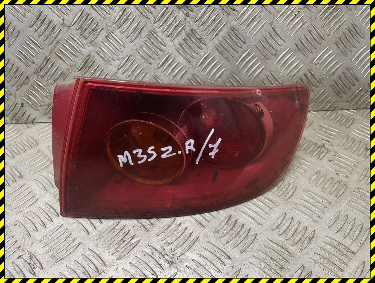 Фонарь задний правый к Mazda 3 2004