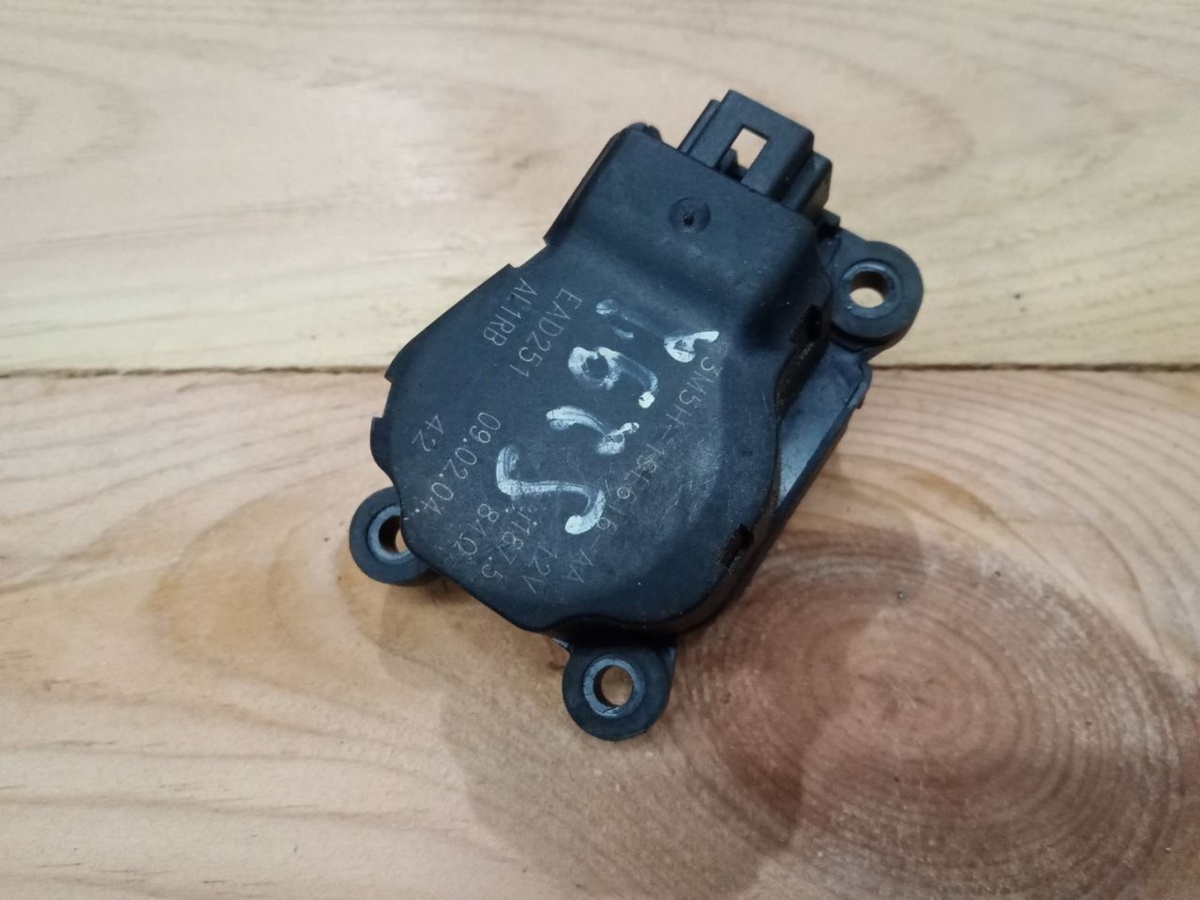 Моторчик заслонки печки к Ford C-MAX 2004
