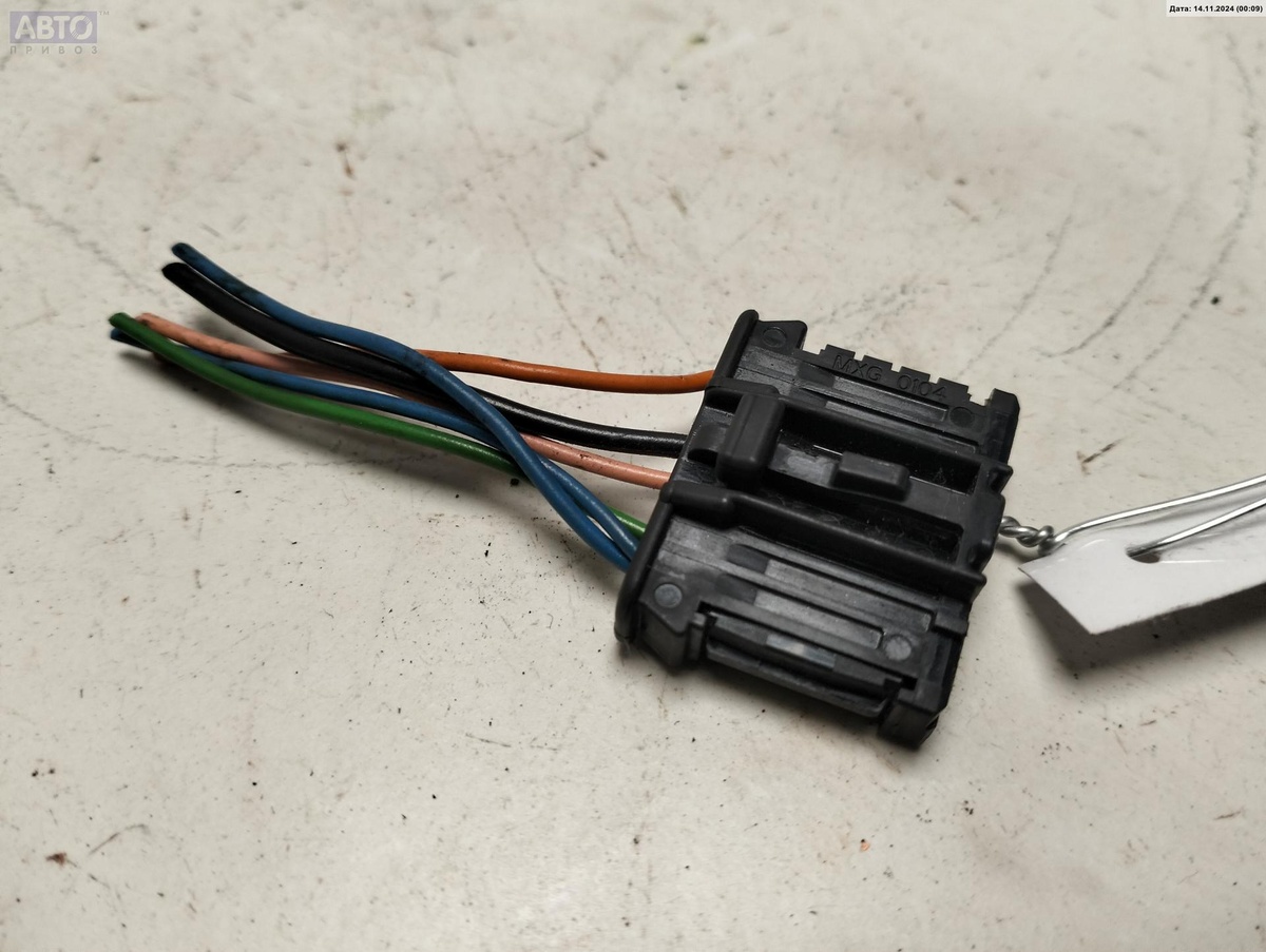 Разъем AUX / USB к Dacia Logan 2005