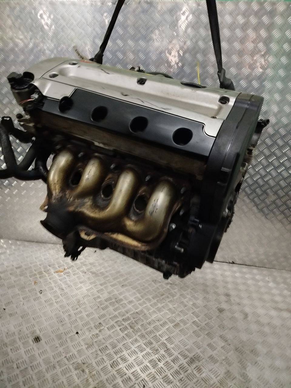 Двигатель к Peugeot 406 2003