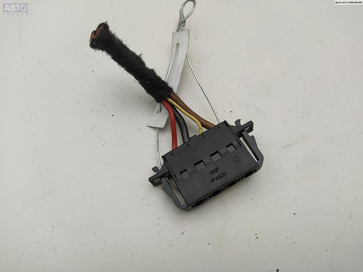 Разъем AUX / USB к Mercedes-Benz C-klasse 2009