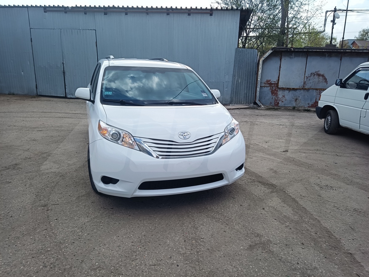 Toyota Sienna III Рестайлинг, 2017