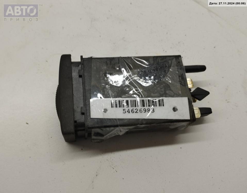 Кнопка  к Audi A4 1997