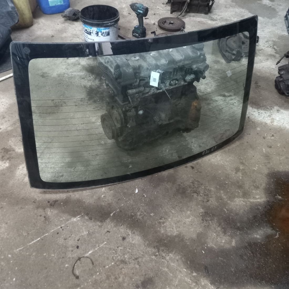 Стекло заднее к Mazda 626 1999
