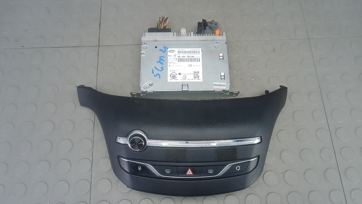 Магнитола к Peugeot 308 2015
