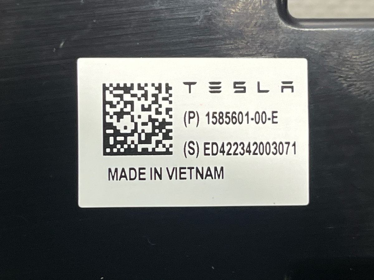 Антенна  к Tesla Model Y 2023