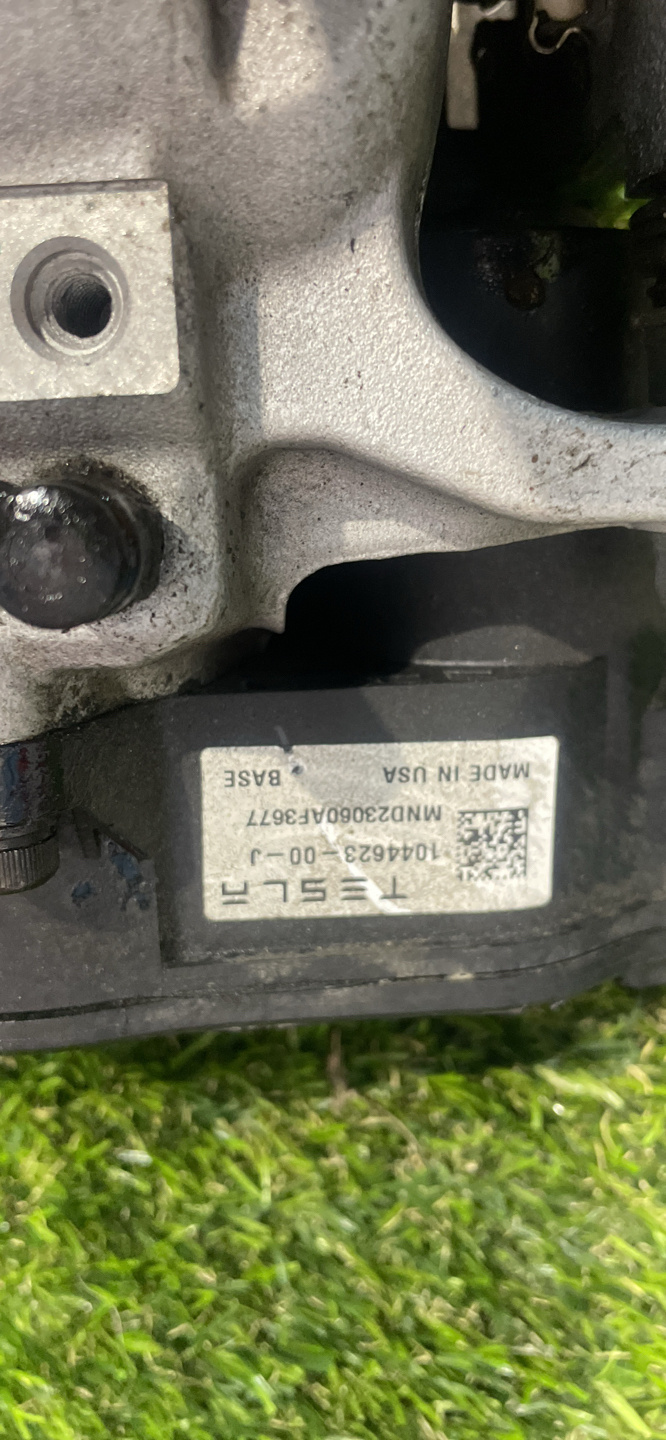 Суппорт задний левый к Tesla Model Y 2023