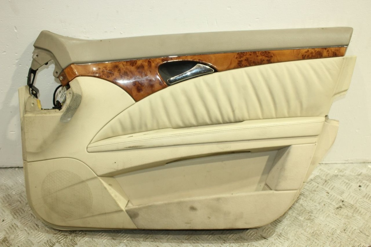 Дверная карта к Mercedes-Benz E-klasse 2004