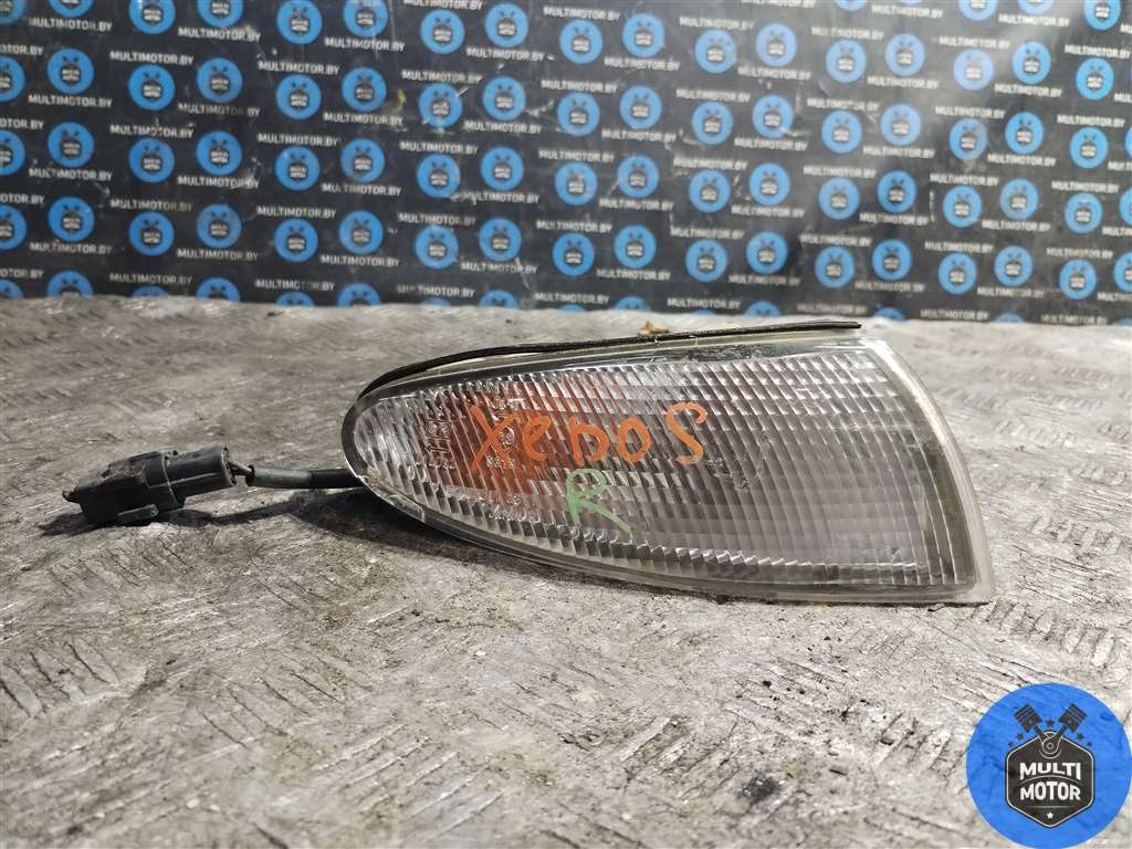 Поворотник правый к Mazda Xedos 6 1996
