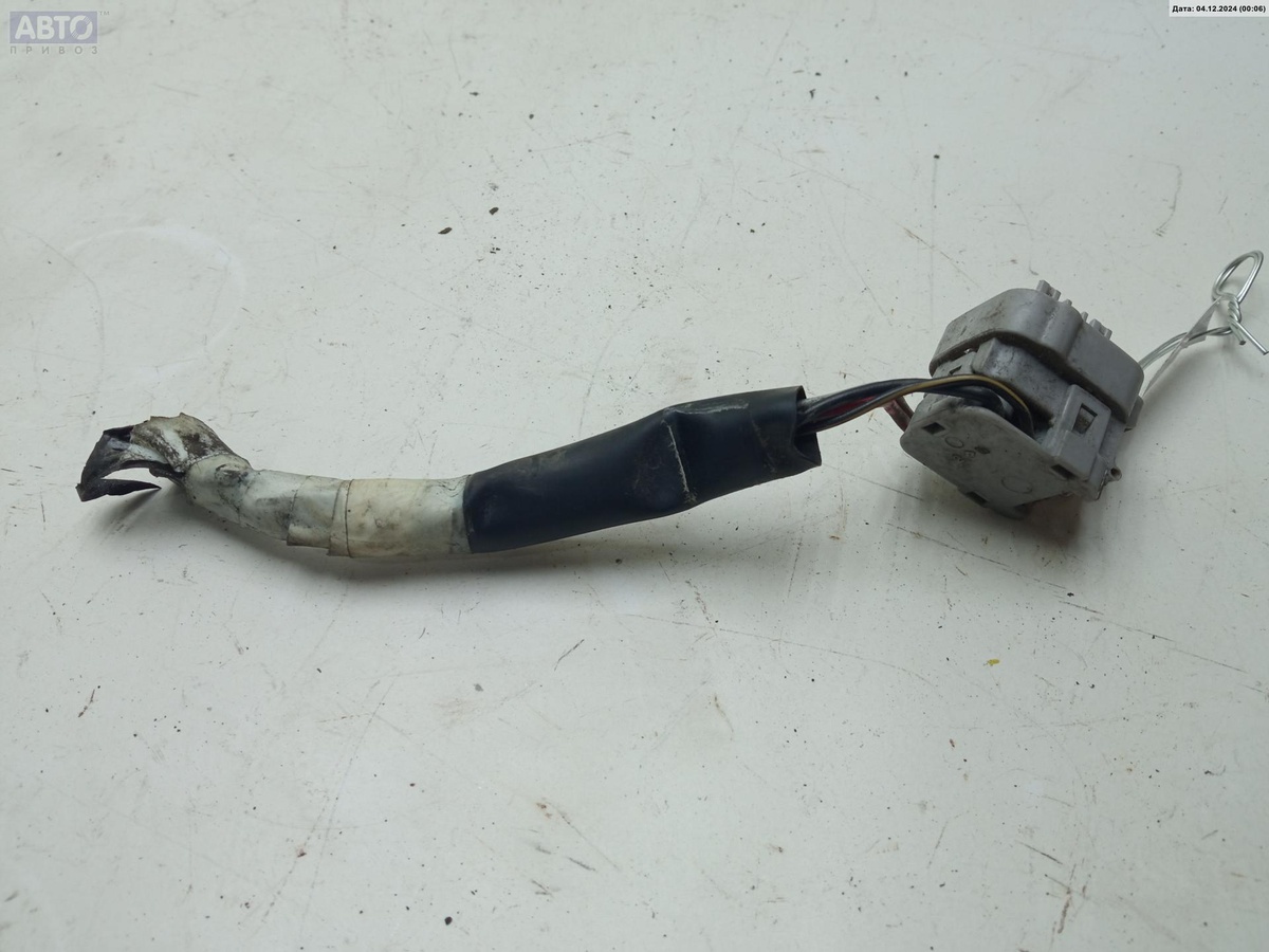 Разъем AUX / USB к Mazda 323 1999