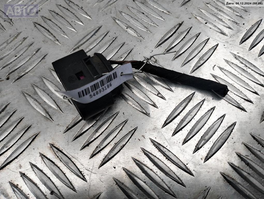 Разъем AUX / USB к Volkswagen Passat 2001