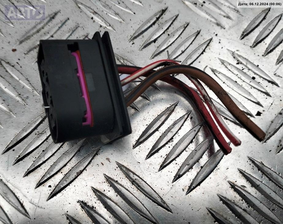 Разъем AUX / USB к Volkswagen Golf 2000