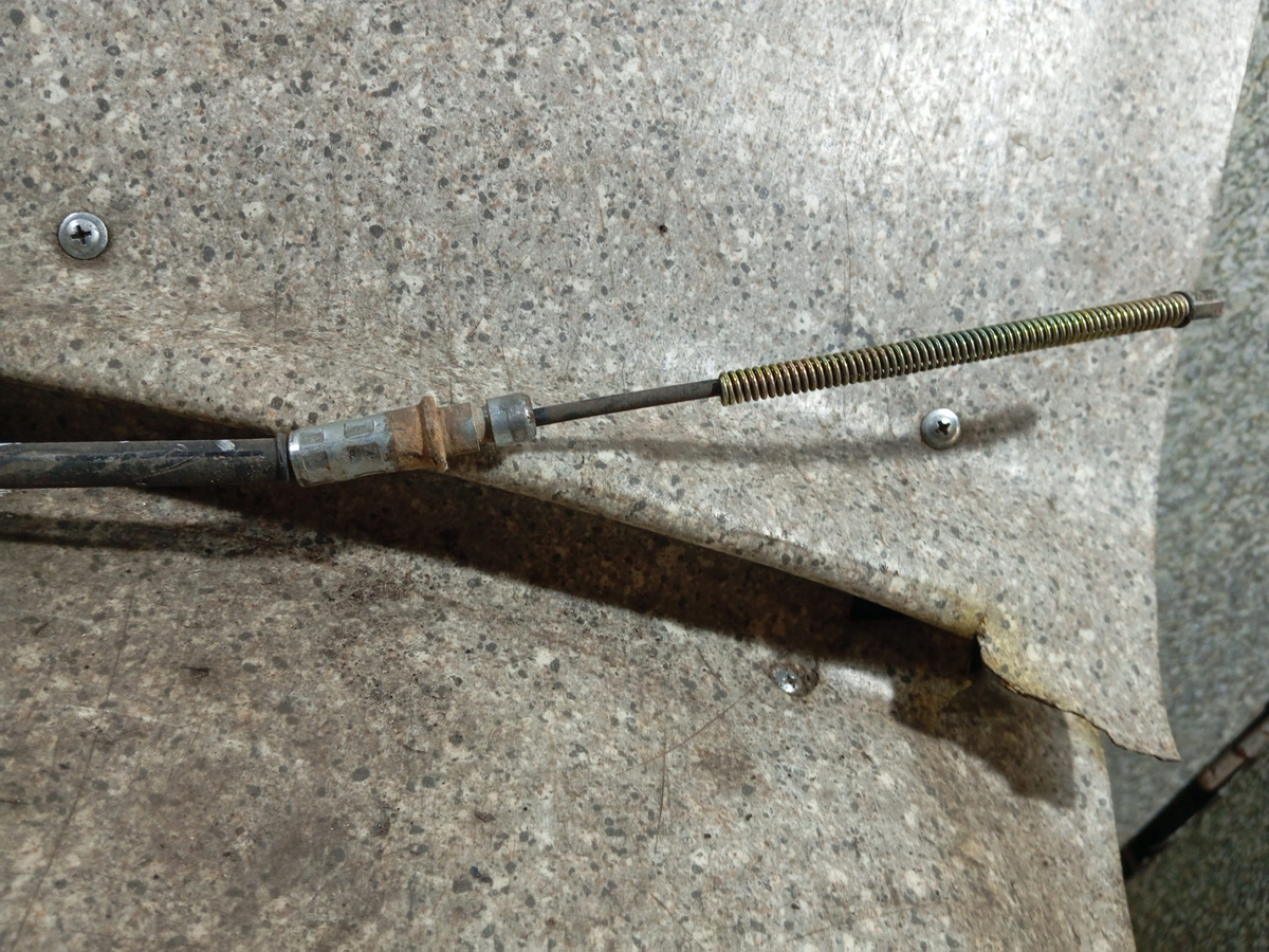 Трос ручника к Hyundai Lantra 1997