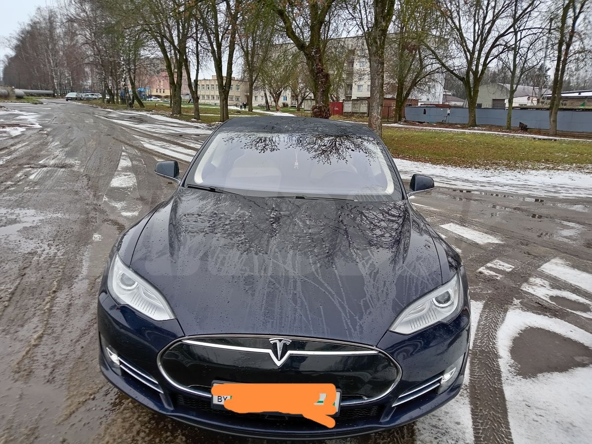 Tesla Model S I, 2015