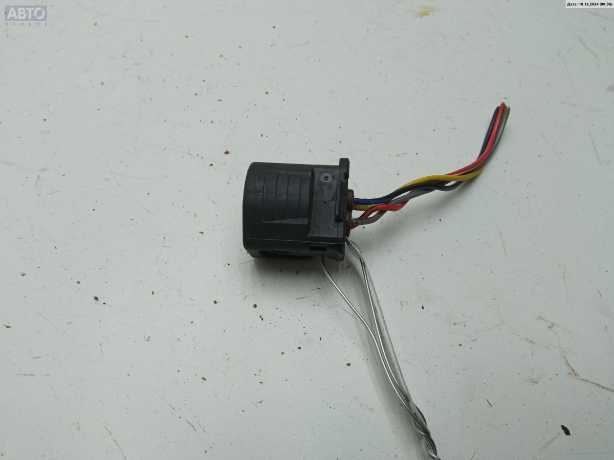 Разъем AUX / USB к Toyota Avensis 2005