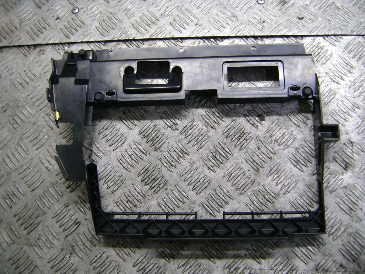 Короб предохранителей к BMW 5 1999