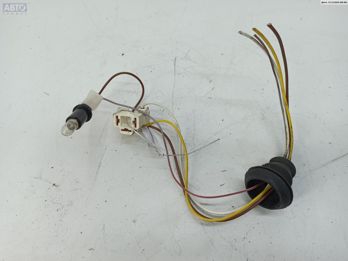 Проводка фары к Audi 80 1990