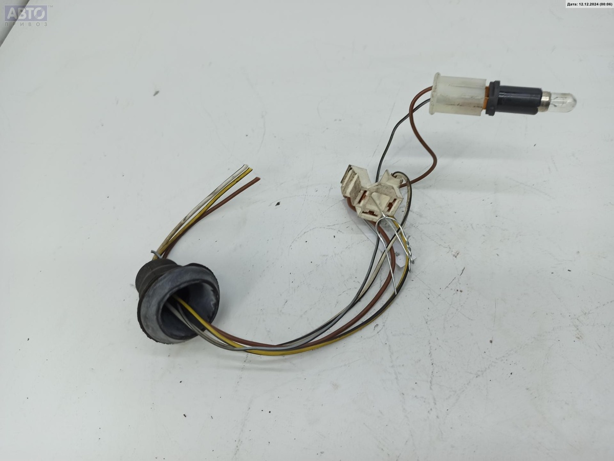 Проводка фары к Audi 80 1990