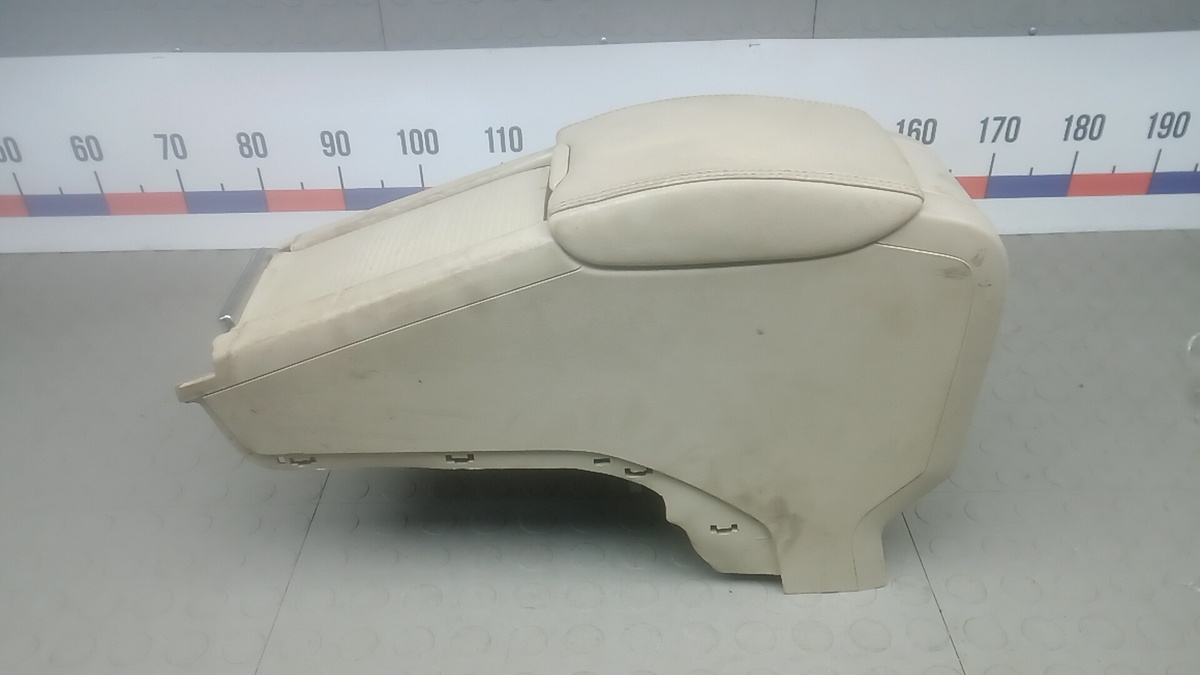 Подлокотник к Volvo S60 2011