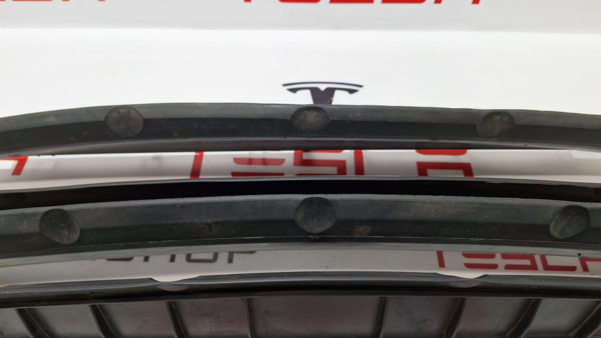 Дефлектор радиатора к Tesla Model S 2013