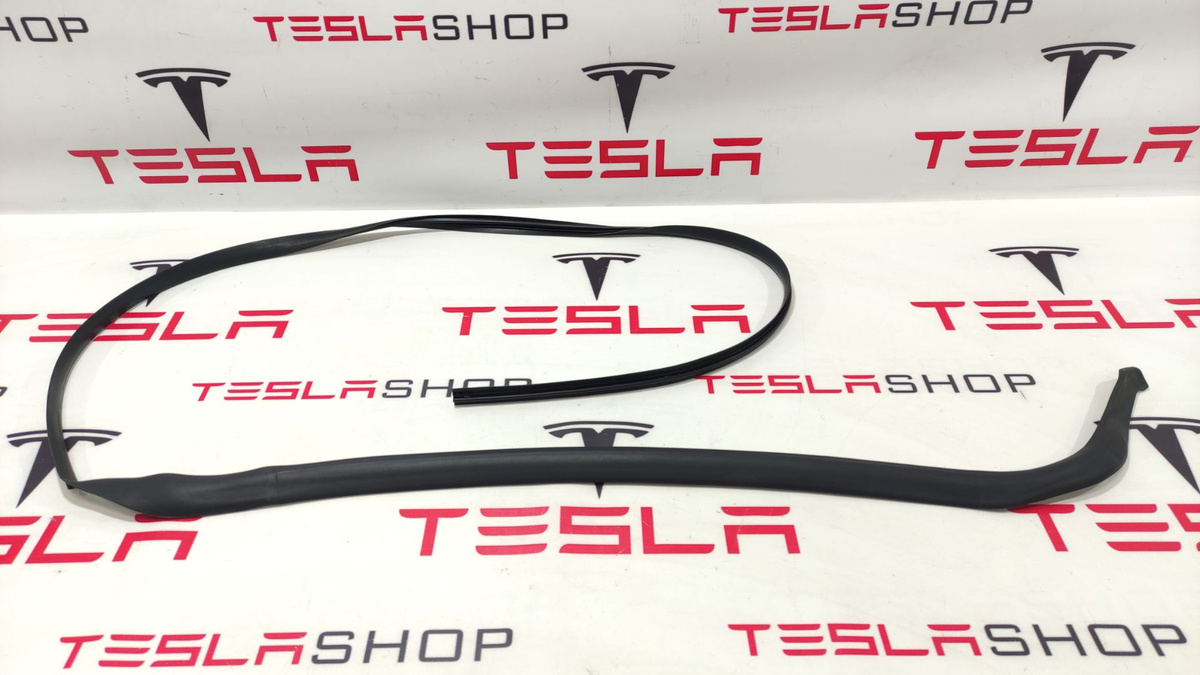 Уплотнитель к Tesla Model S 2013