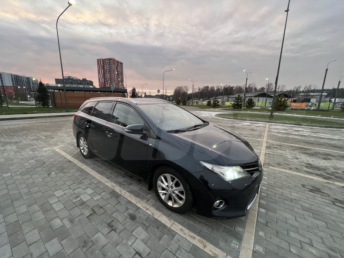 Toyota Auris II, 2015