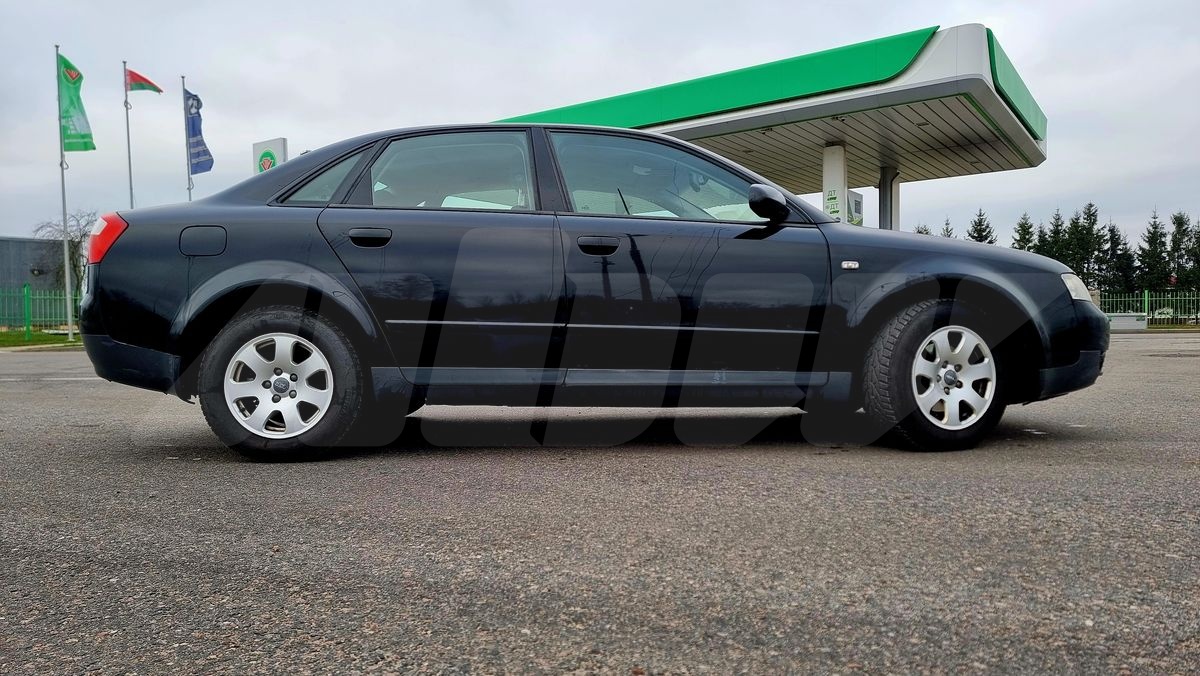 Audi A4 II (B6), 2001