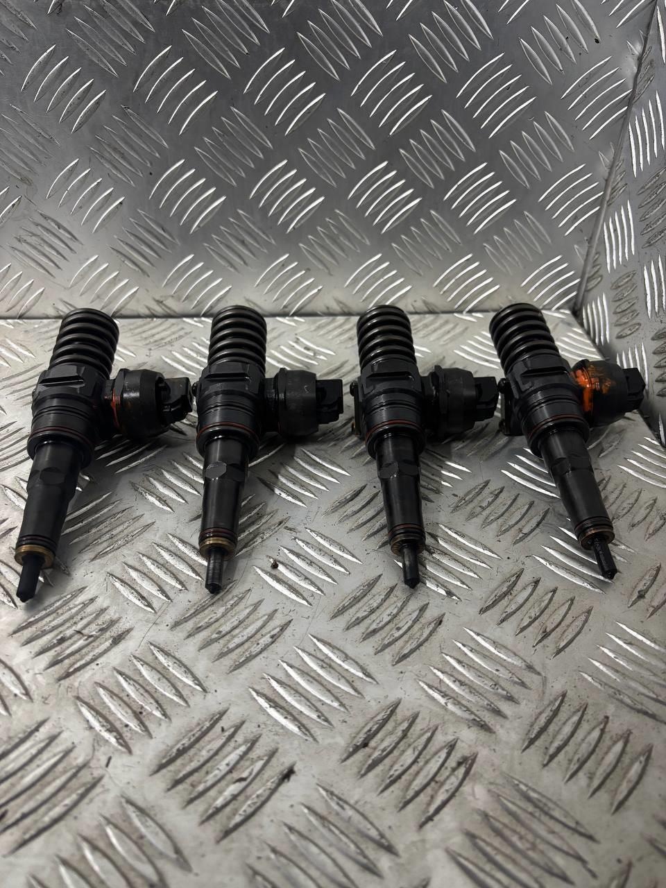 Форсунка к Audi A4 2001
