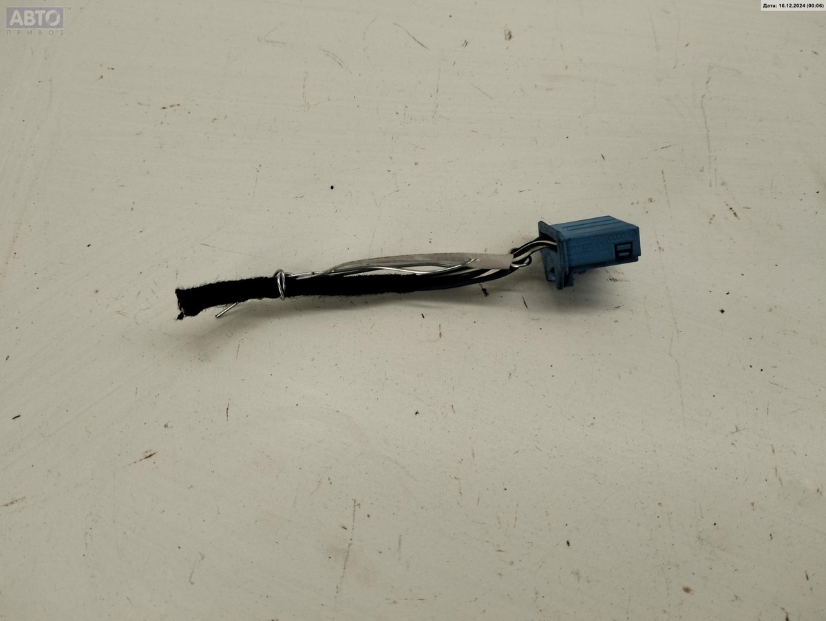 Разъем AUX / USB к Volkswagen Golf 2010