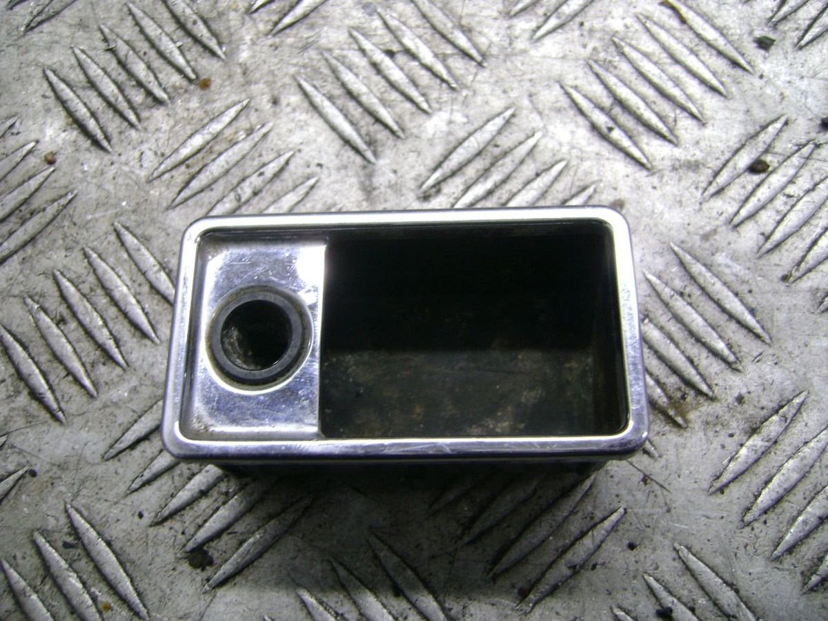 Пепельница к BMW 5 1998