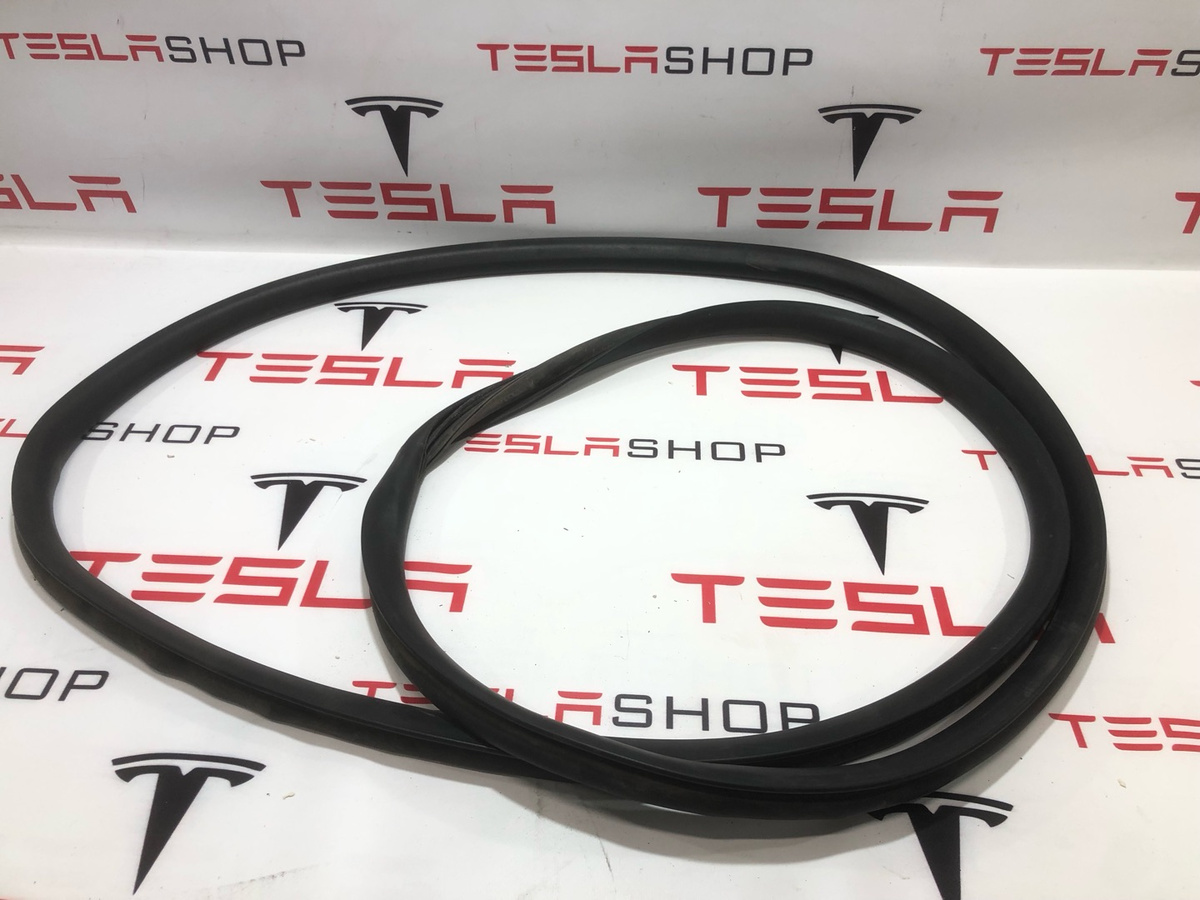 Уплотнитель багажника к Tesla Model S 2013