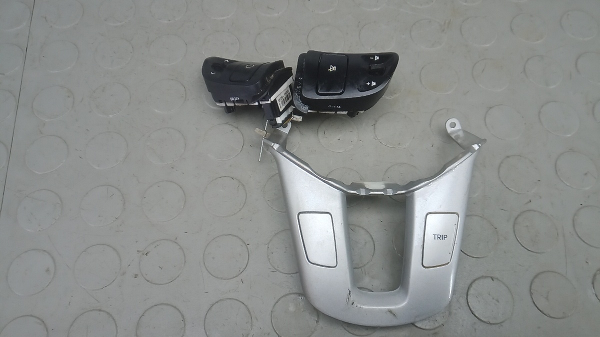 Кнопки руля к Kia Ceed 2011