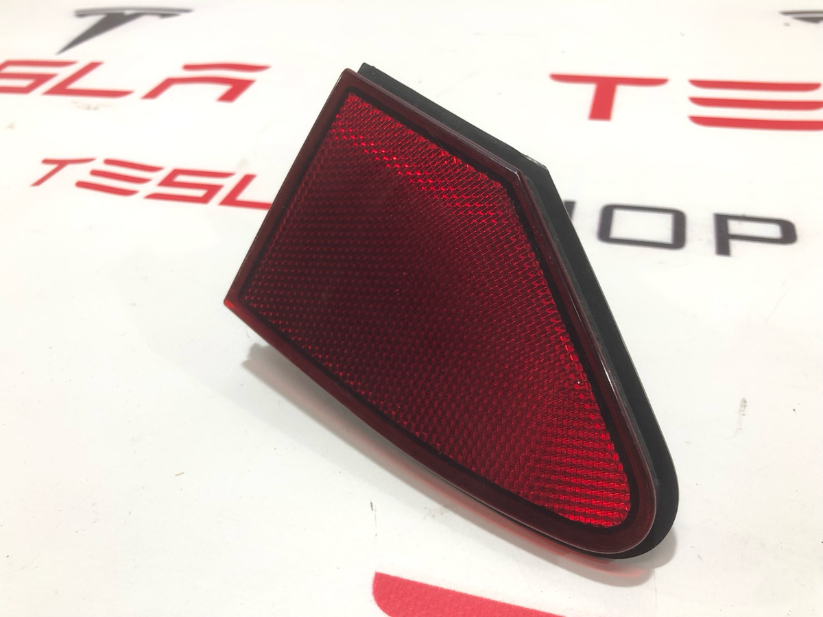 Отражатель фары к Tesla Model S 2013