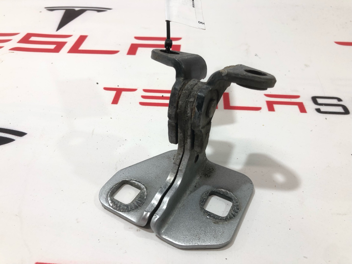 Петля двери к Tesla Model S 2013